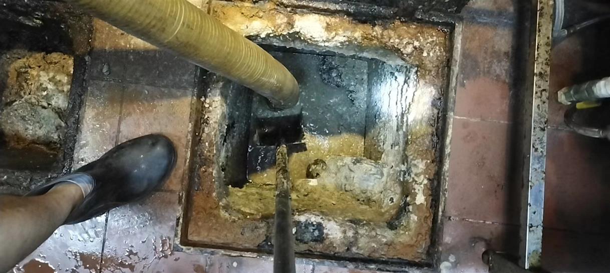 青羊化油池清理-污水池清掏