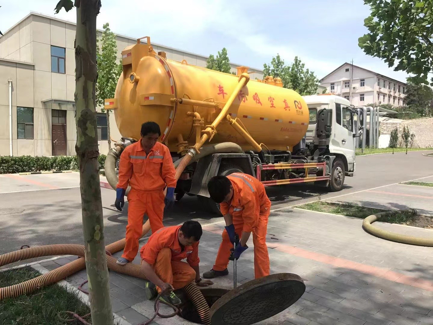 青羊化粪池清理与5-8吨吸粪车施工效率分析
